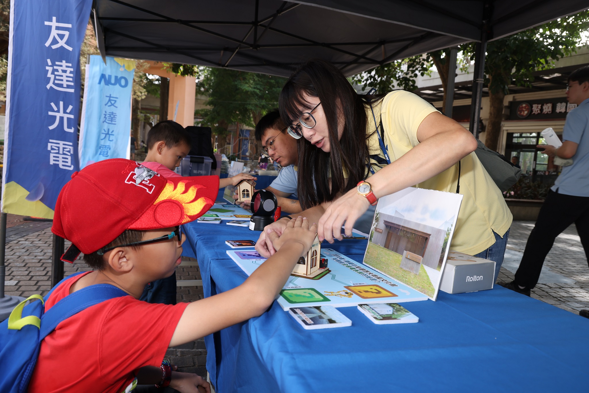 友達投入永續素養教育多年，從自身的環境教育場域走入校園、各式活動現場，合作夥伴亦擴及到NGO、公部門與供應鏈，豐碩成果獲「社會共融領袖獎」