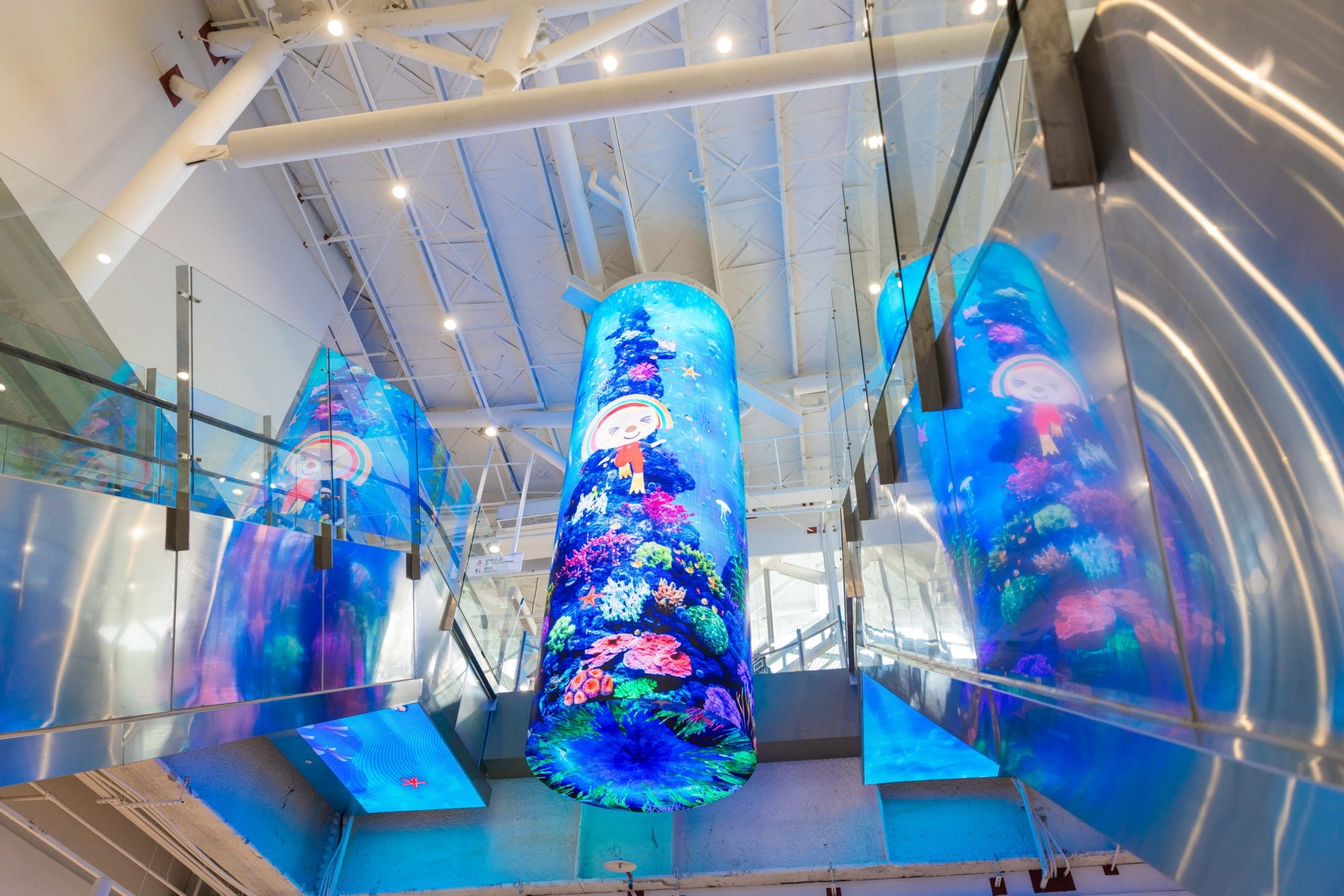 達擎與傑可達整合先進顯示技術與軟硬體應用服務，提供一系列大型LED顯示解決方案，為全新改裝開幕的「清水服務區」佈局嶄新視覺體驗。