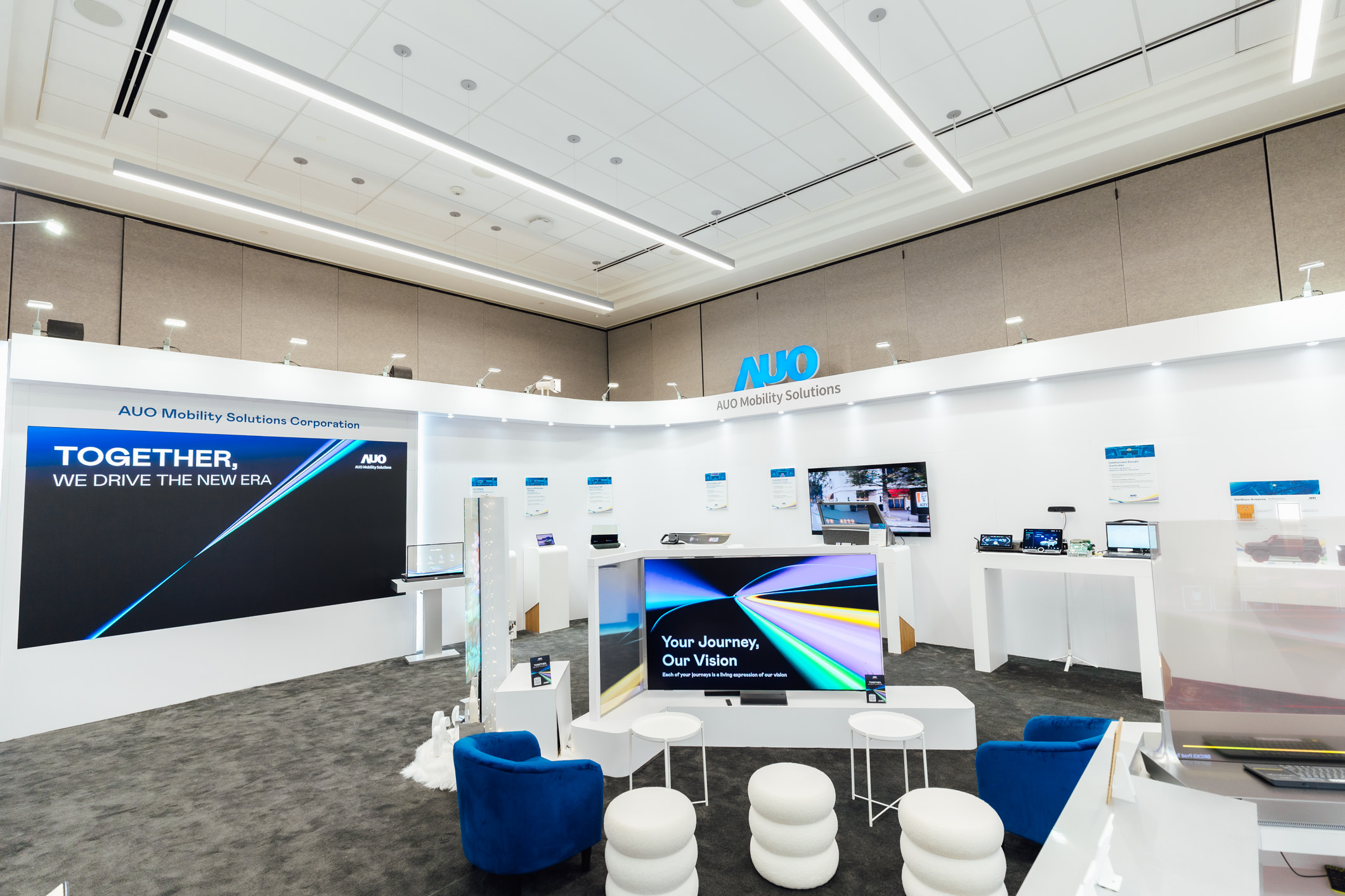 hth·华体智慧行动在AI与软件定义汽车的演进下，重新定义显示人机互动，致力与产业客户合作共创，打造具差异化、功能扩展弹性的未来座舱体验。