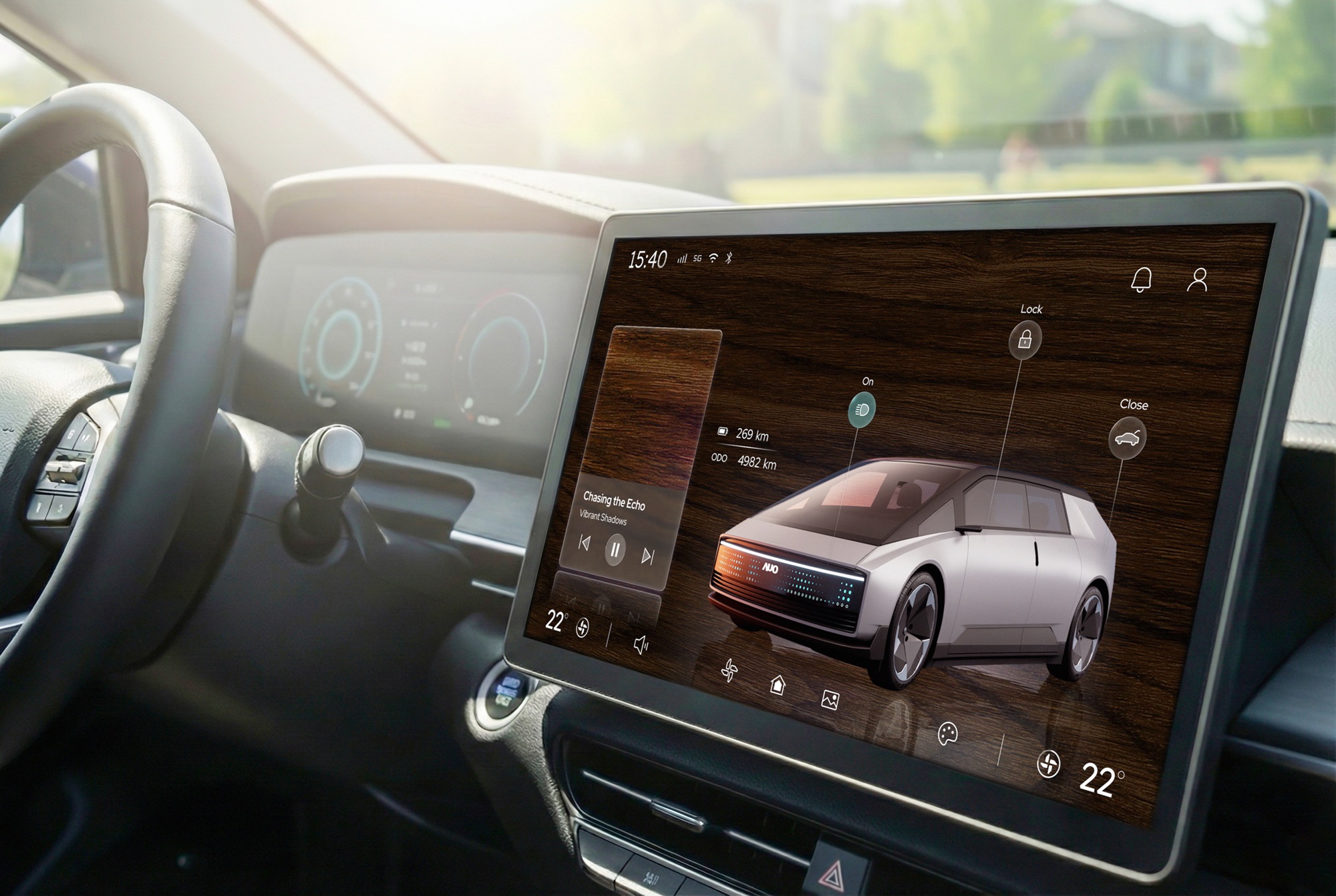 友達光電五度蟬連科睿唯安全球百大創新機構，在顯示科技、智慧移動與垂直場域相關領域布局研發與專利先機。圖為友達在智慧移動領域，將先進顯示技術應用於座艙的駕駛與中控區域